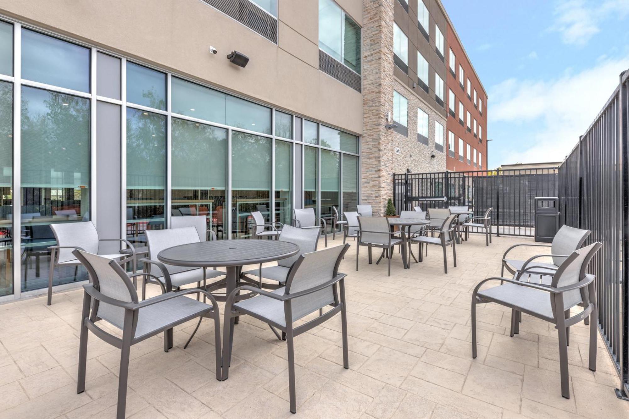 Holiday Inn Express & Suites Austin Airport East By Ihg المظهر الخارجي الصورة
