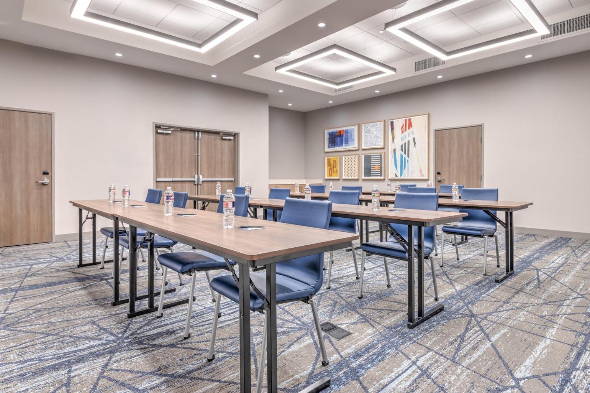 Holiday Inn Express & Suites Austin Airport East By Ihg المظهر الخارجي الصورة