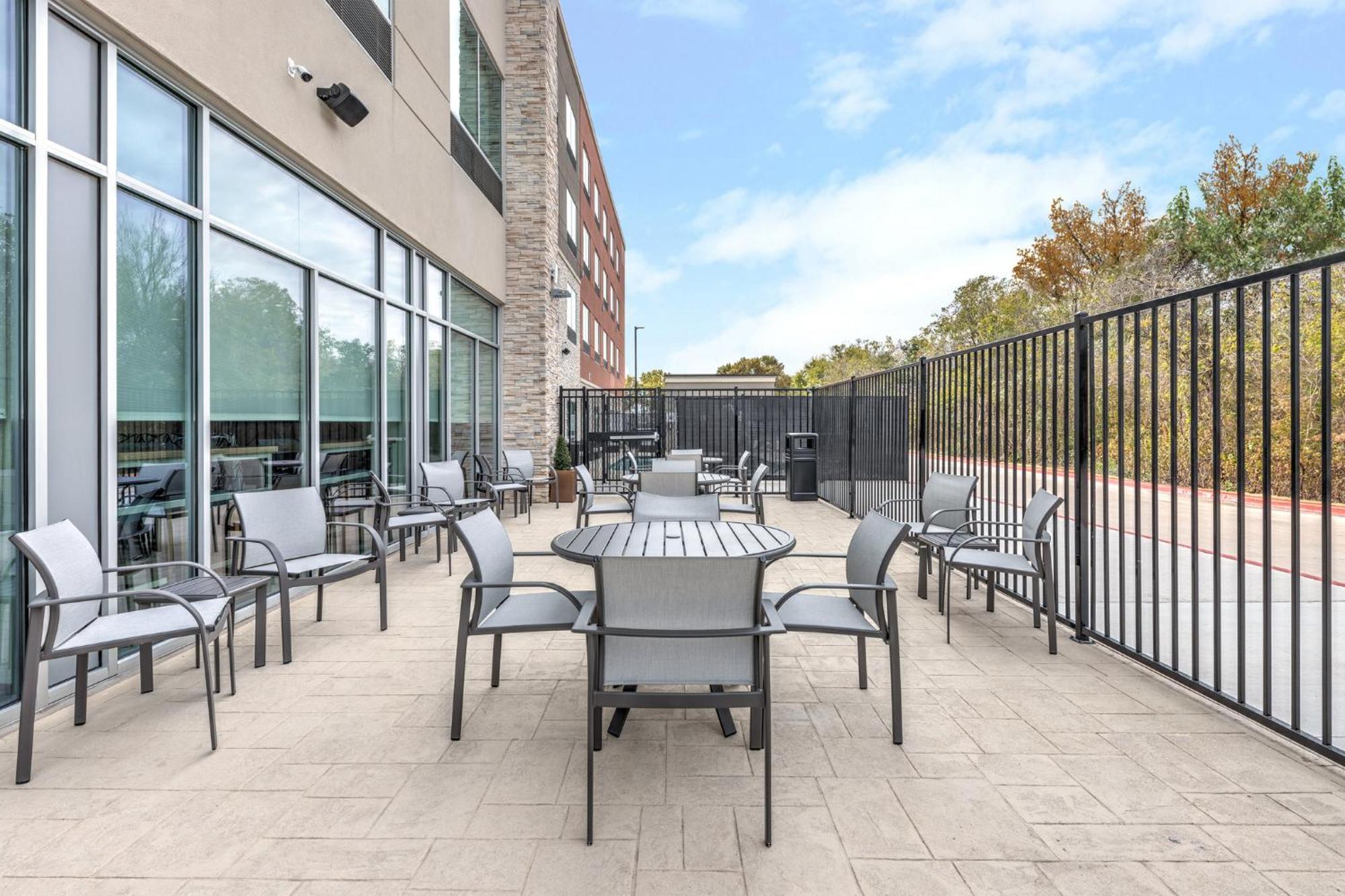 Holiday Inn Express & Suites Austin Airport East By Ihg المظهر الخارجي الصورة