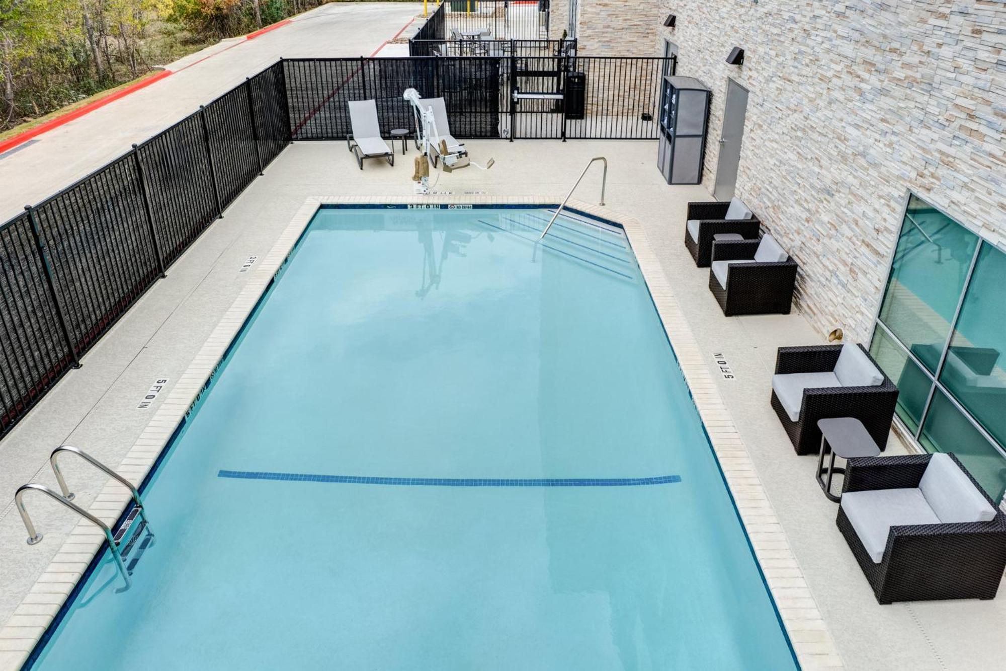 Holiday Inn Express & Suites Austin Airport East By Ihg المظهر الخارجي الصورة